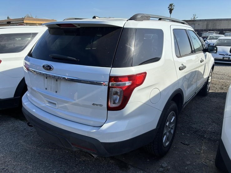 2013-ford-explorer-image-3