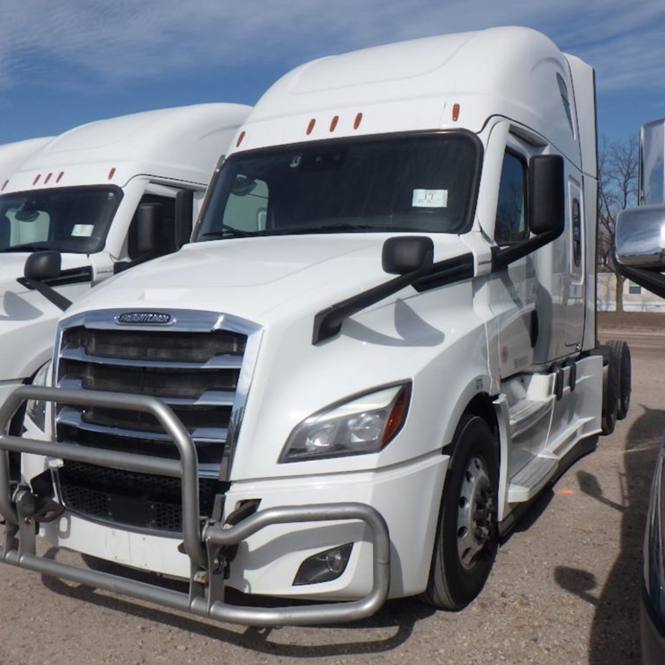 2023 FREIGHTLINER CASCADIA 126