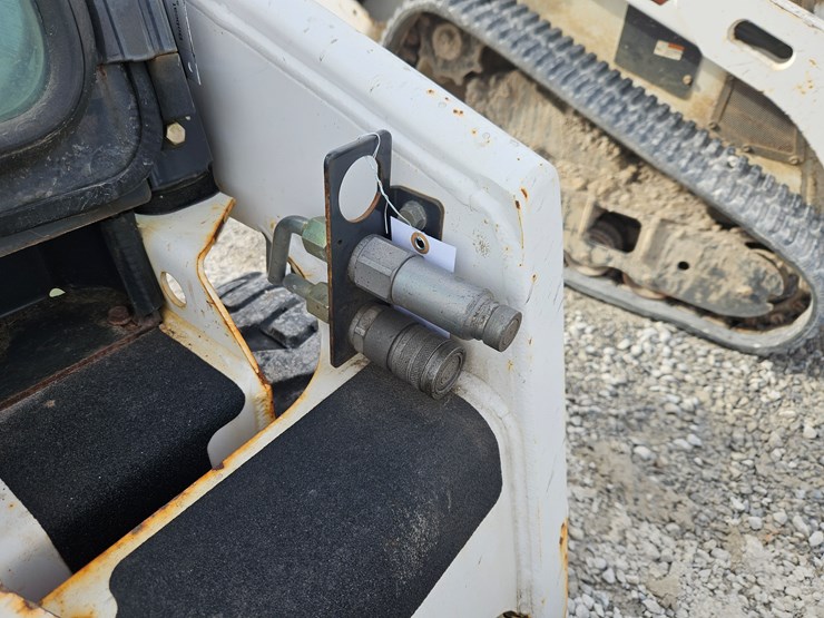 2016-bobcat-s70-image-6