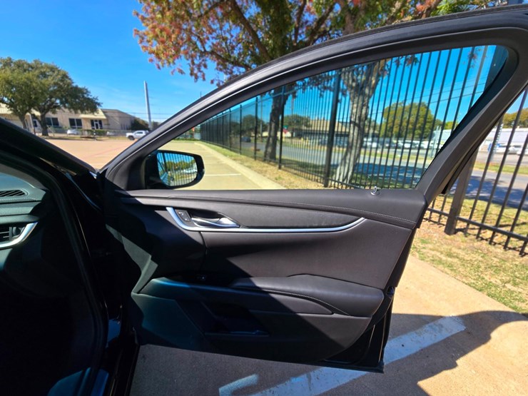 2017-cadillac-federal-70in-limo-w-27466-miles,-premium-federal-coachwork,-luxury-transport-image-24