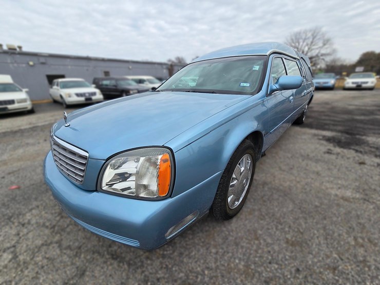 2004-cadillac-eagle-ultimate-hearse,-eagle-coachbuilders,-hearse-collector-special-image-2