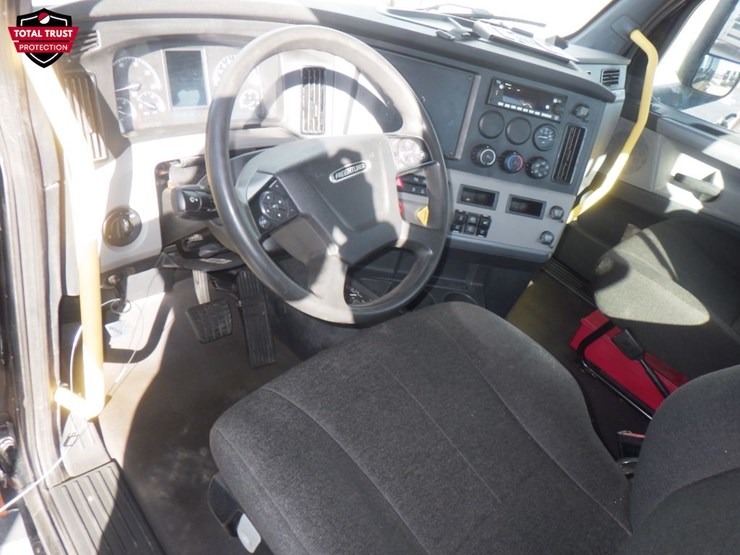 2022-freightliner-cascadia-116-image-15