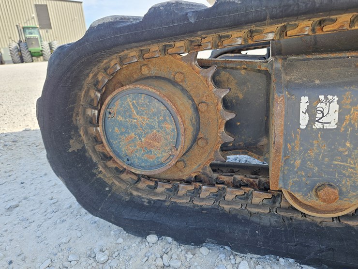 2019-case-cx37c-image-20