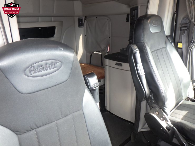 2023-peterbilt-579-image-5