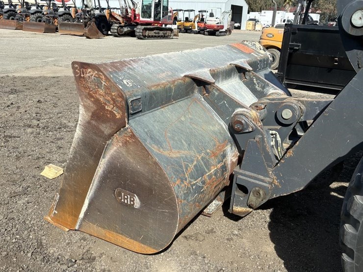 2018-deere-624-p-tier-image-8