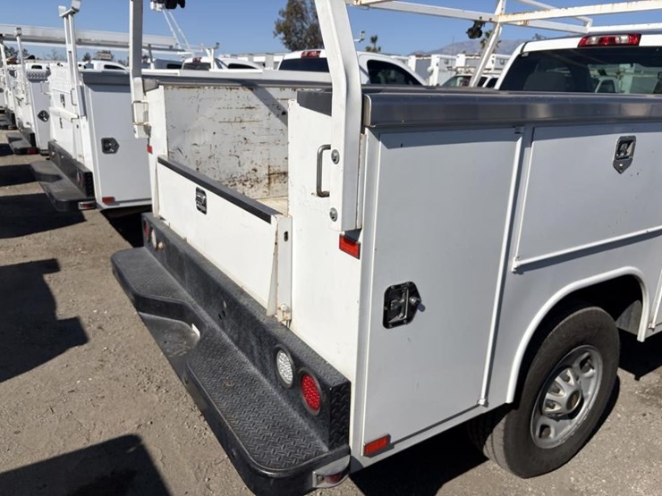 2016-chevrolet-2500-image-27