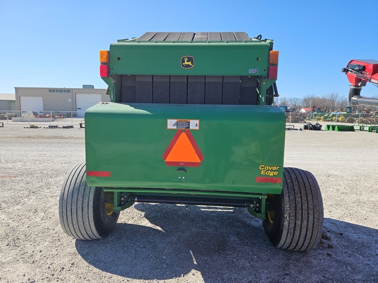 2011-john-deere-568-image-8