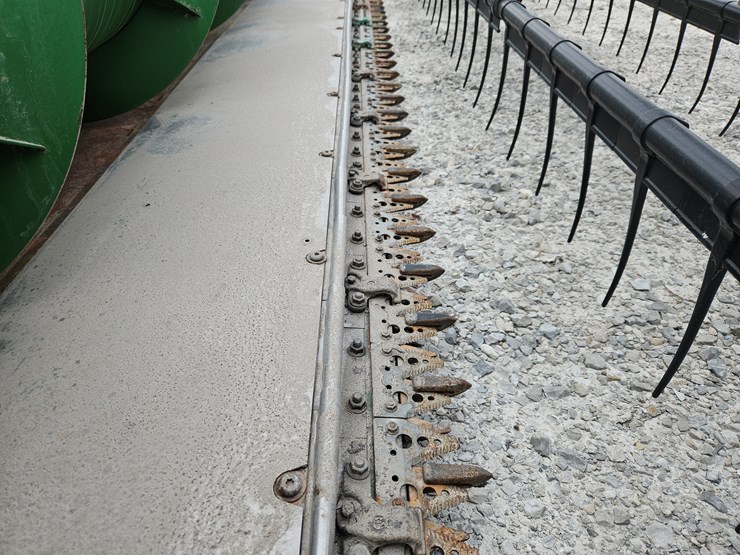 2010-john-deere-635f-image-4