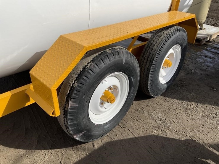 custom-990g-dual-axle-fuel-wagon-image-9