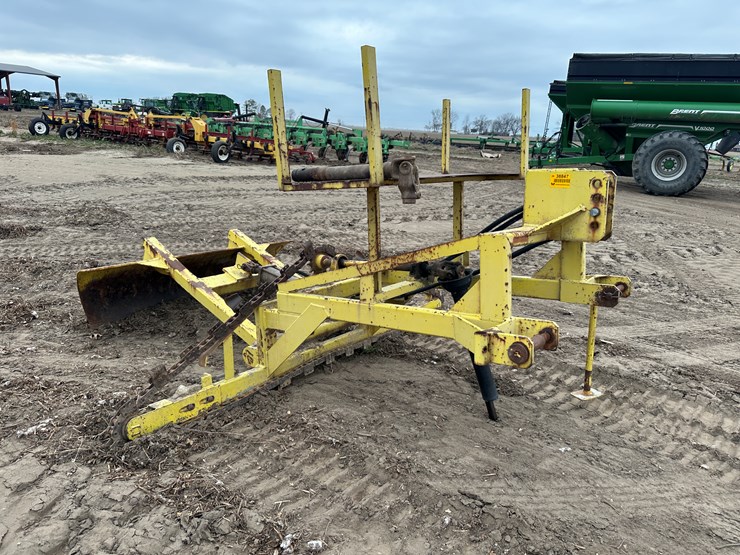 #38847-•-levee-trencher-image-2