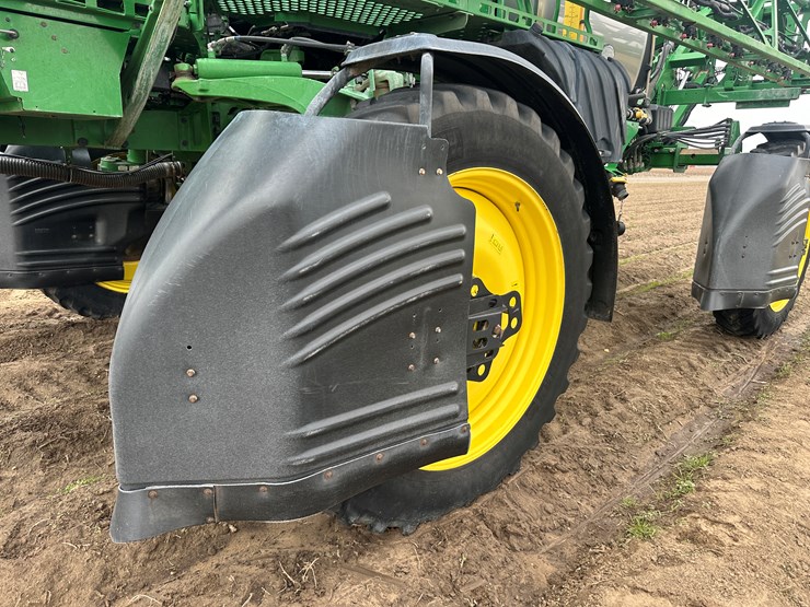 2021-john-deere-r4038-image-9