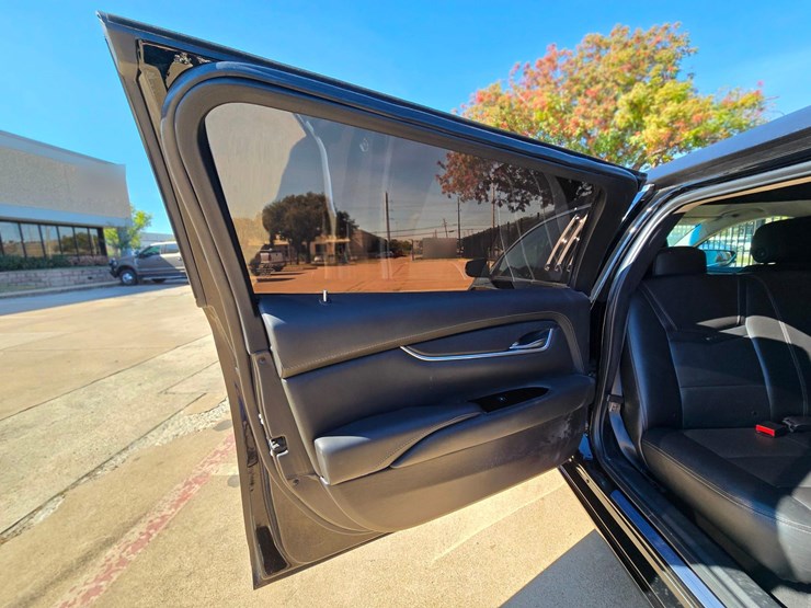 2017-cadillac-federal-70-in-limo---30,529-miles-w-premium-coachwork-by-federal-image-22