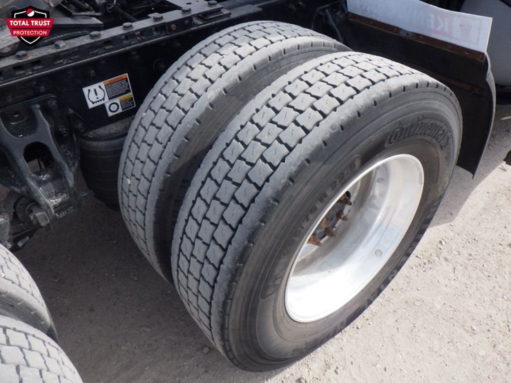 2023-kenworth-t680-image-6