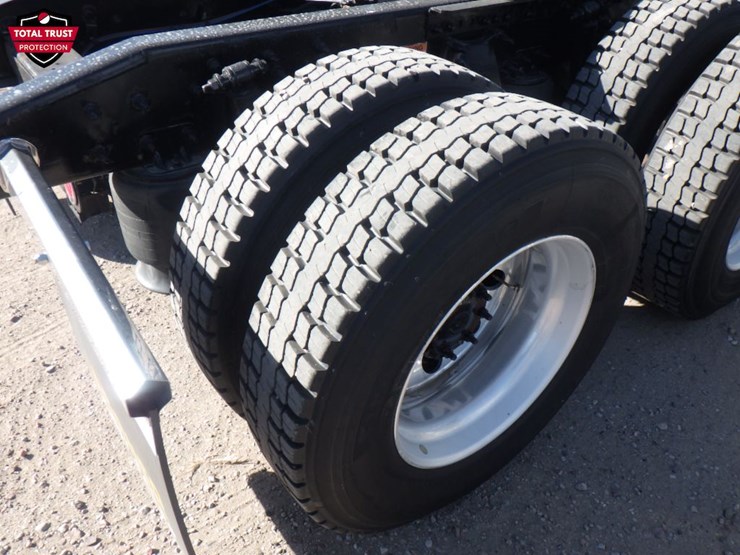 2022-freightliner-cascadia-116-image-6