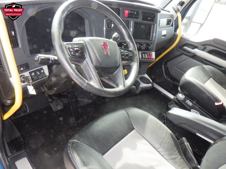 2023-kenworth-t680-image-16