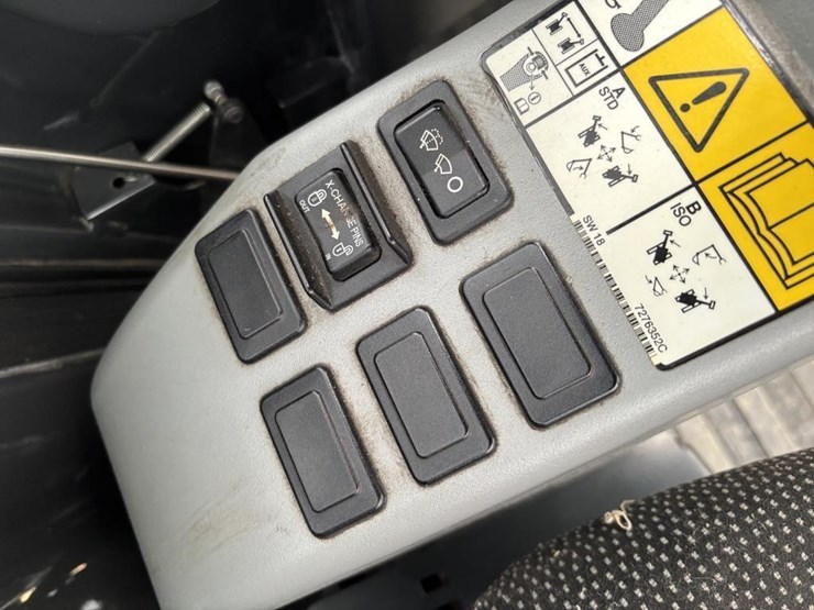 2021-bobcat-e60-image-41