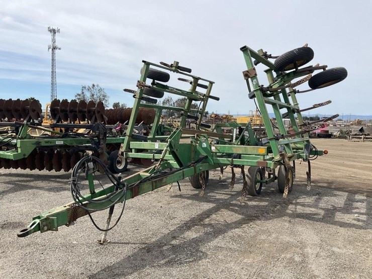 john-deere-24-image-3