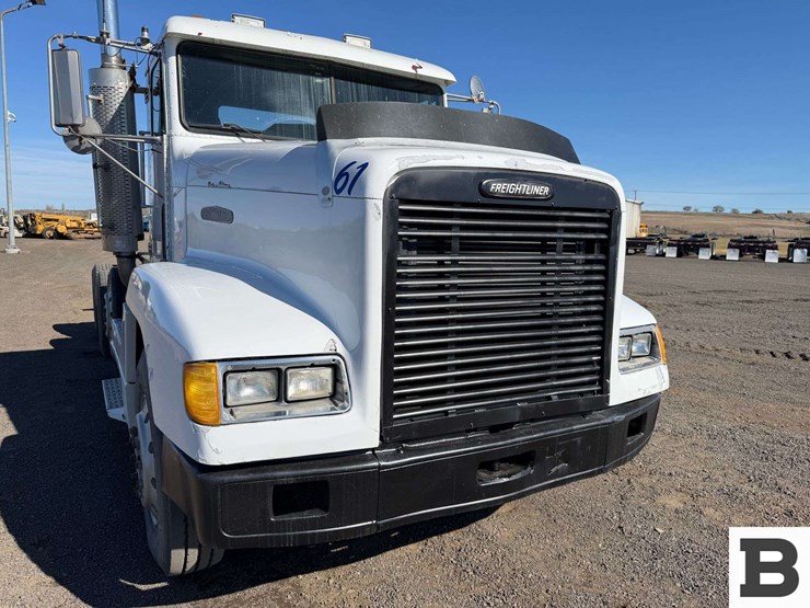 1992-freightliner-fld120-image-8