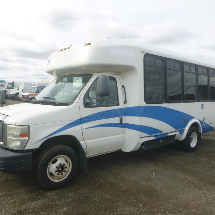 2014 FORD E450