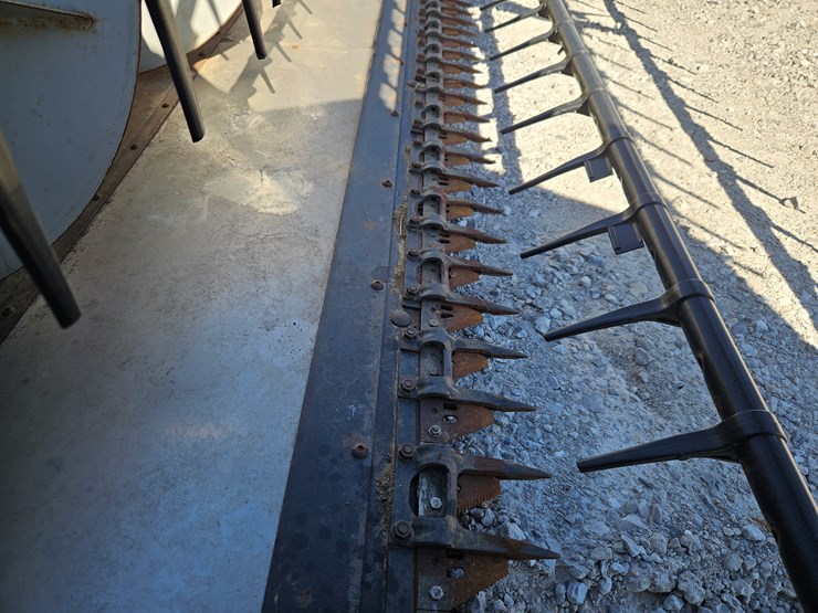 2005-gleaner-8000-image-4