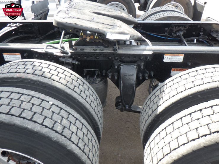 2022-freightliner-cascadia-116-image-14