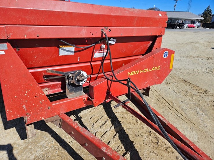 new-holland-195-image-11