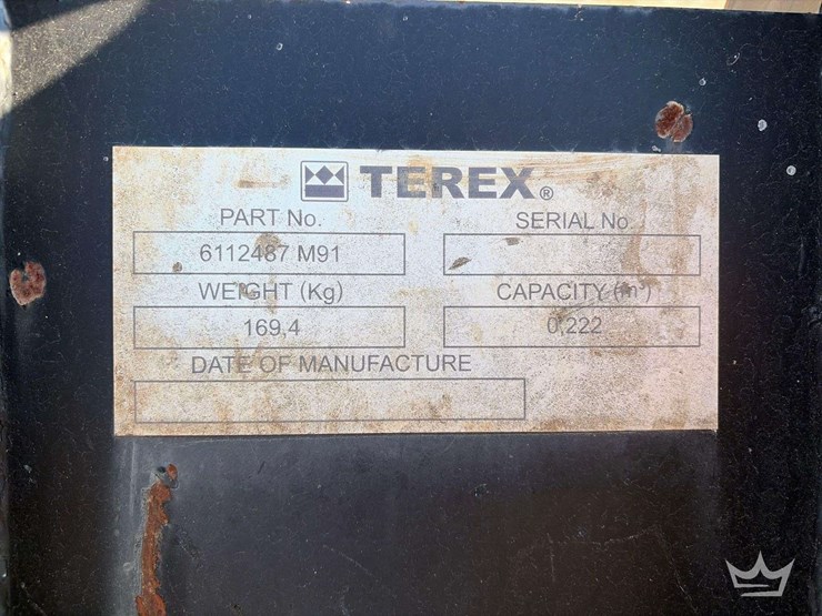 24in.-terex-excavator-bucket-with-teeth-image-2