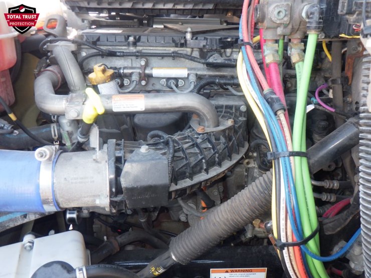 2022-freightliner-cascadia-116-image-18