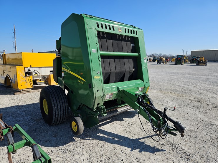 2022-john-deere-560r-image-14