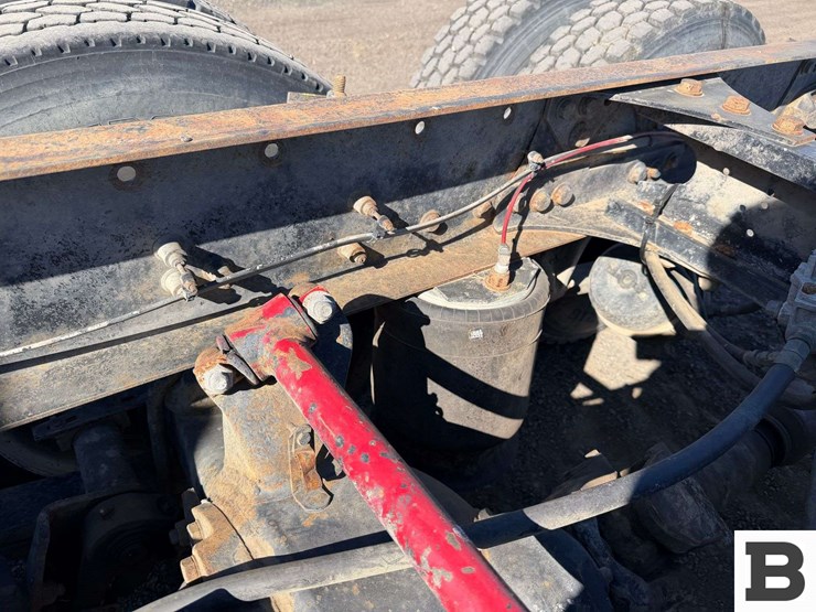 1992-freightliner-fld120-image-21