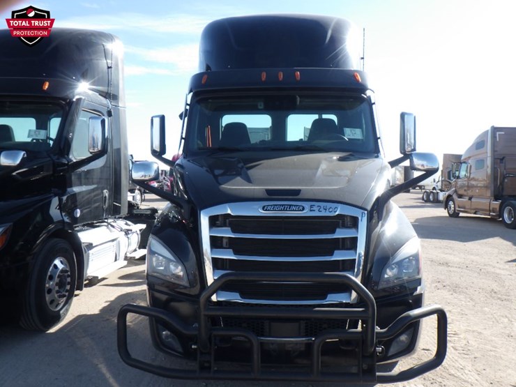 2022-freightliner-cascadia-116-image-2