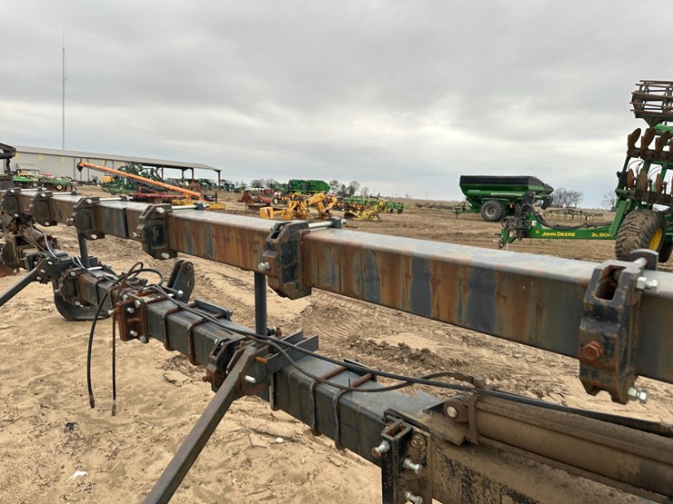 #38850-•-38'-yetter-toolbar-image-12