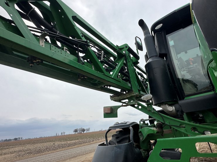 2021-john-deere-r4044-image-60