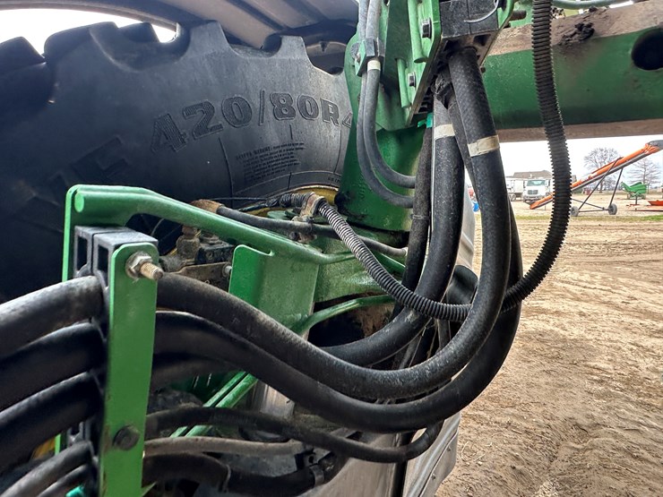 2021-john-deere-r4044-image-21