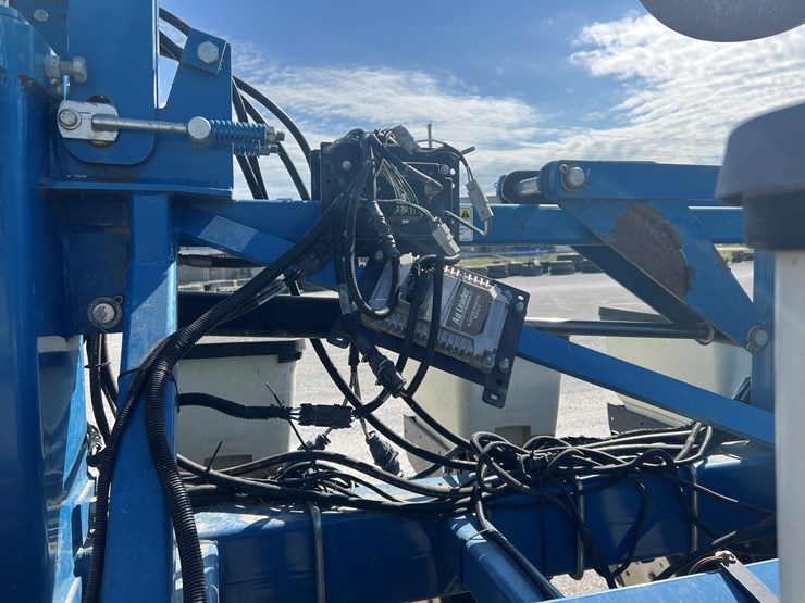 2002-kinze-3600-image-14