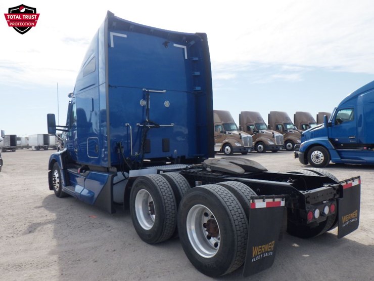 2023-kenworth-t680-image-12
