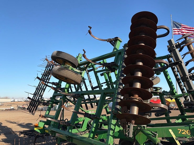 john-deere-726-image-8