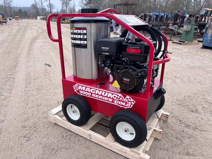#1655-•-magnum-4000-series-gold-pressure-washer-image-1