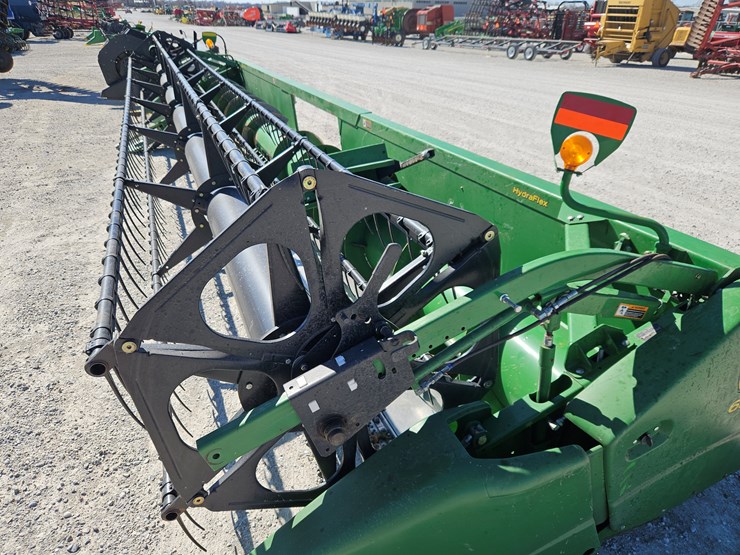 2013-john-deere-630f-image-12