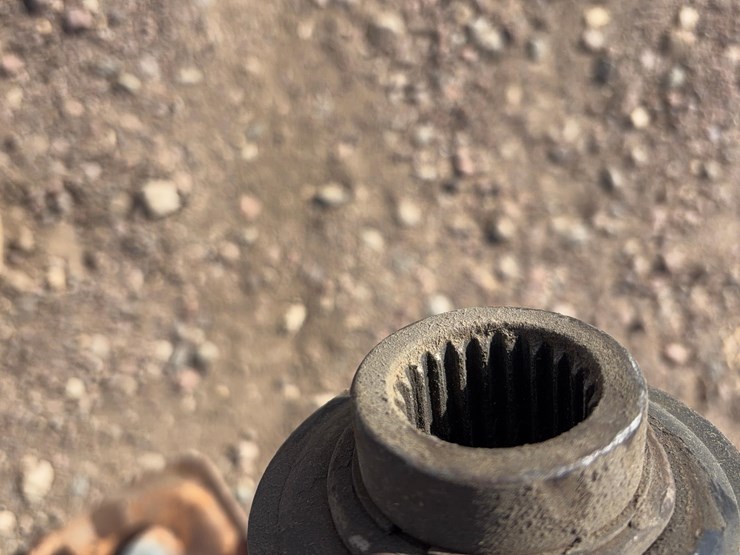 new-holland-br750-image-14