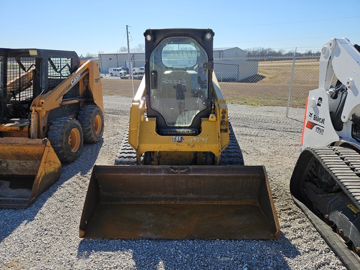 2021-caterpillar-259d3-image-2