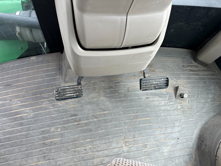 2020-john-deere-9470r-image-64