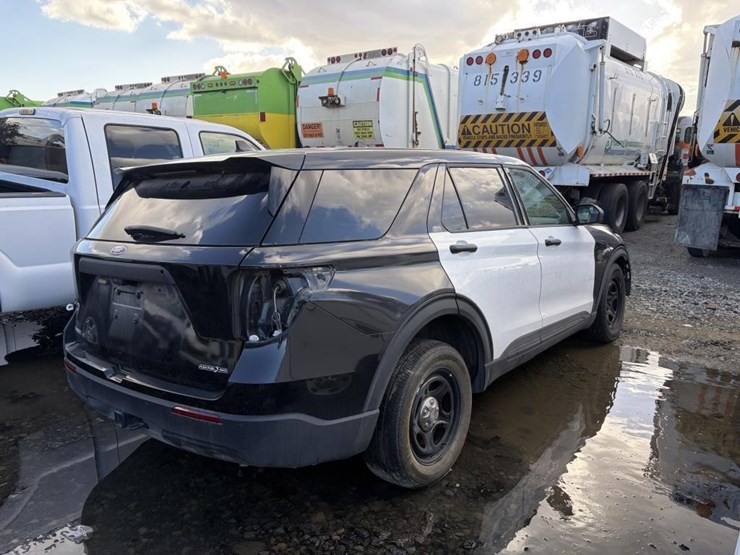 2022-ford-explorer-image-3