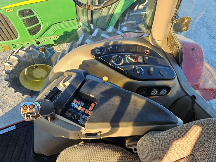 2010-case-ih-magnum-190-image-18