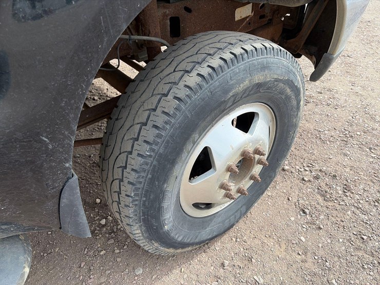 2000-ford-f350-image-32