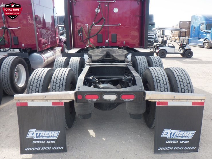 2023-peterbilt-579-image-10