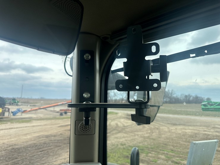 2021-john-deere-8rt-340-image-101