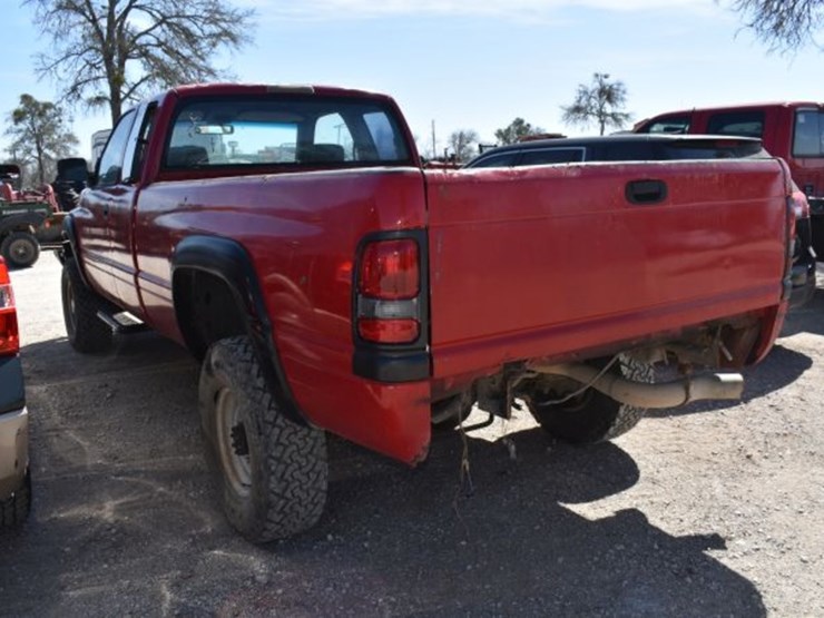 1996-dodge-2500-image-3