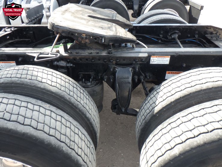 2022-freightliner-cascadia-116-image-14