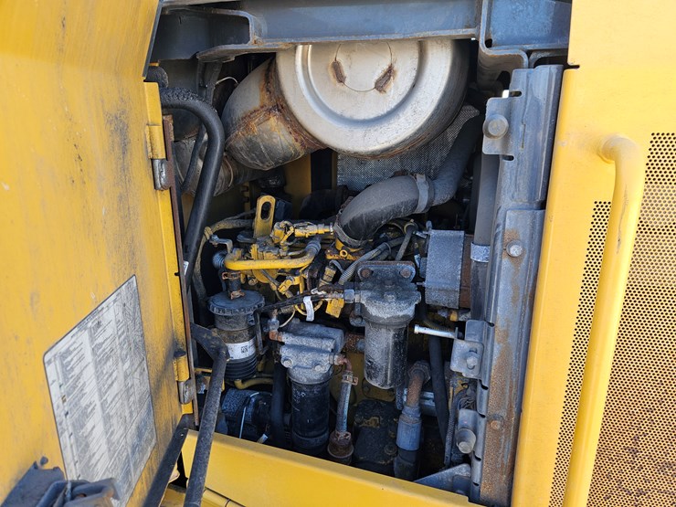 2021-deere-444p-image-15